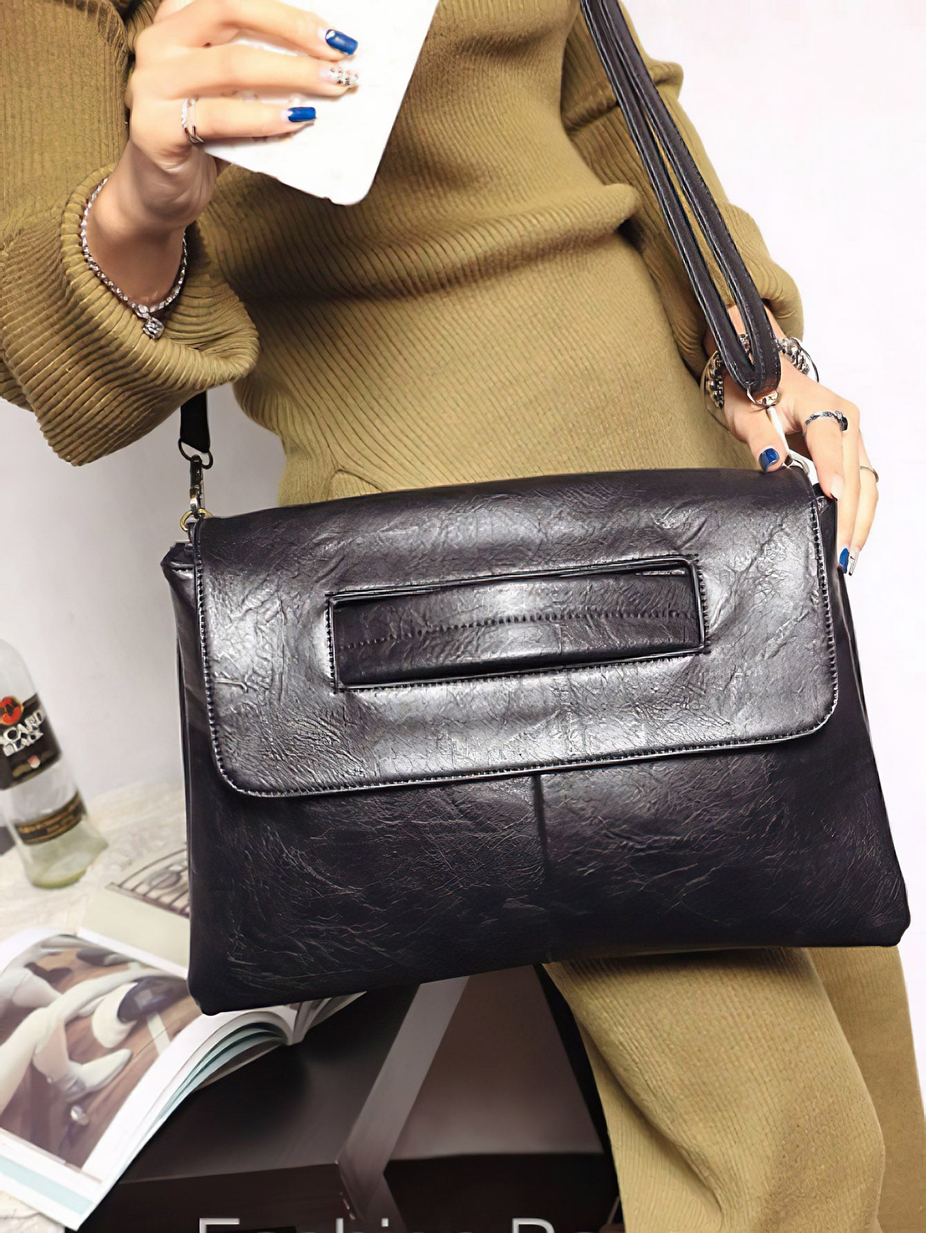 Stylish and Spacious Black PU Women's Handbag