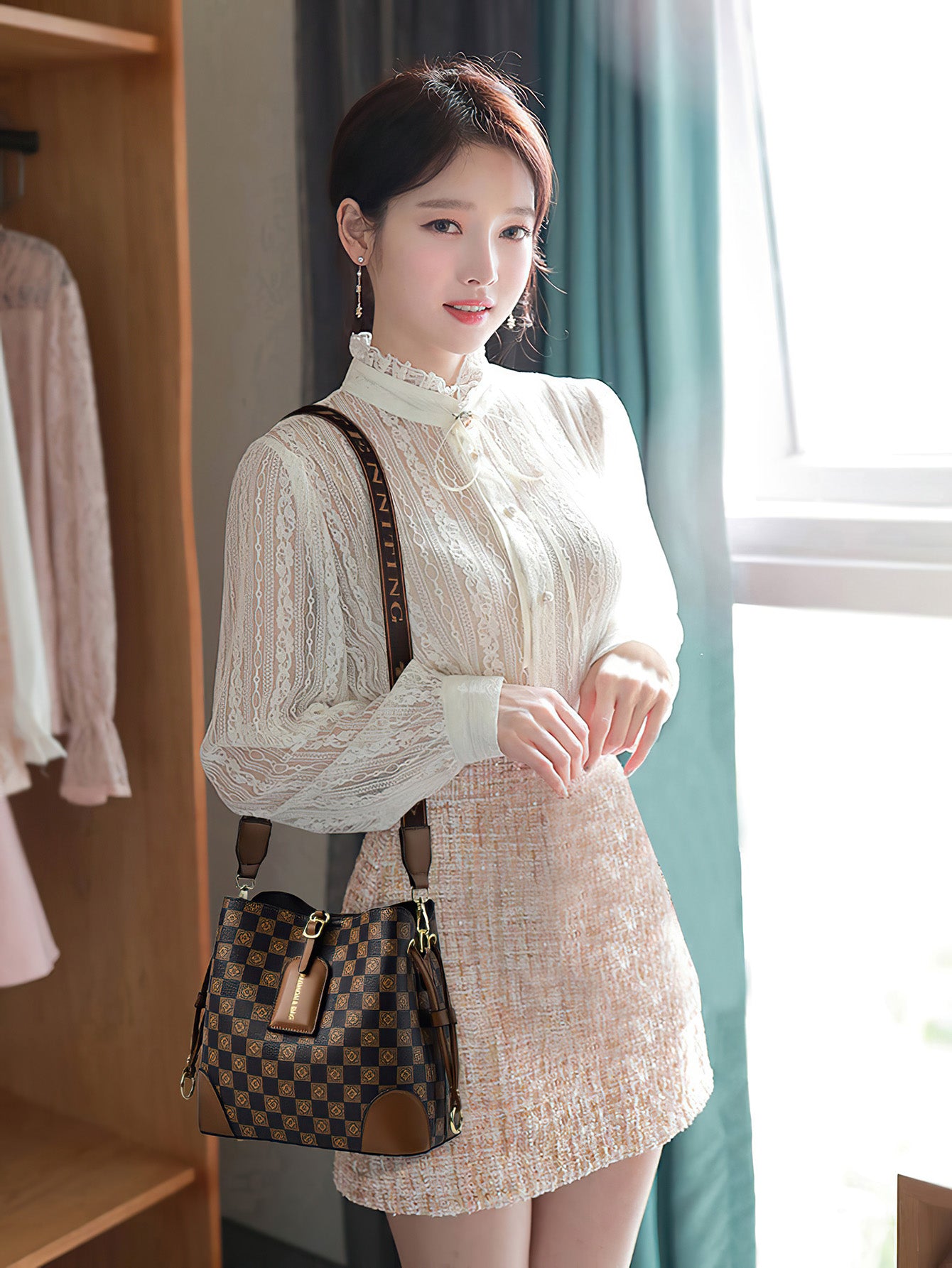 Retro Checkered Bucket Bag: Vintage-Inspired Crossbody for Women - 2 Colours