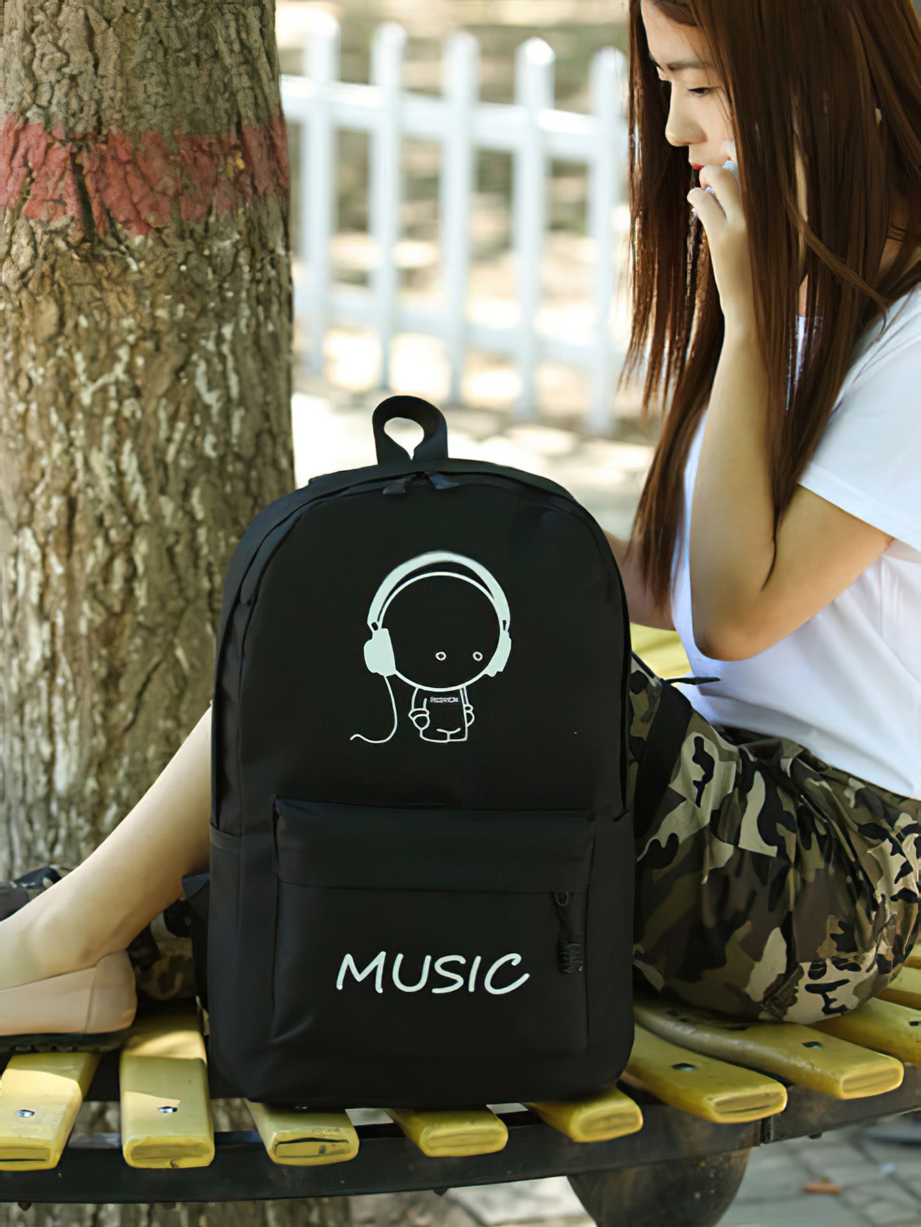 Glow-in-the-Dark Unisex Backpack – Trendy & Practical for School and Commuting